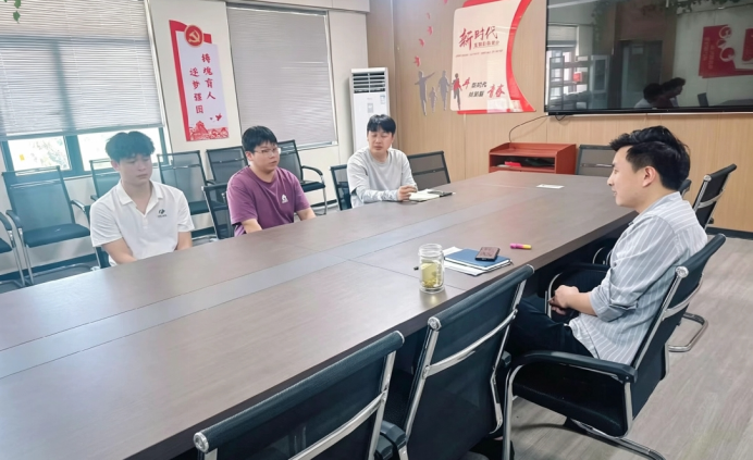 我院开展入党积极分子谈心谈话活动