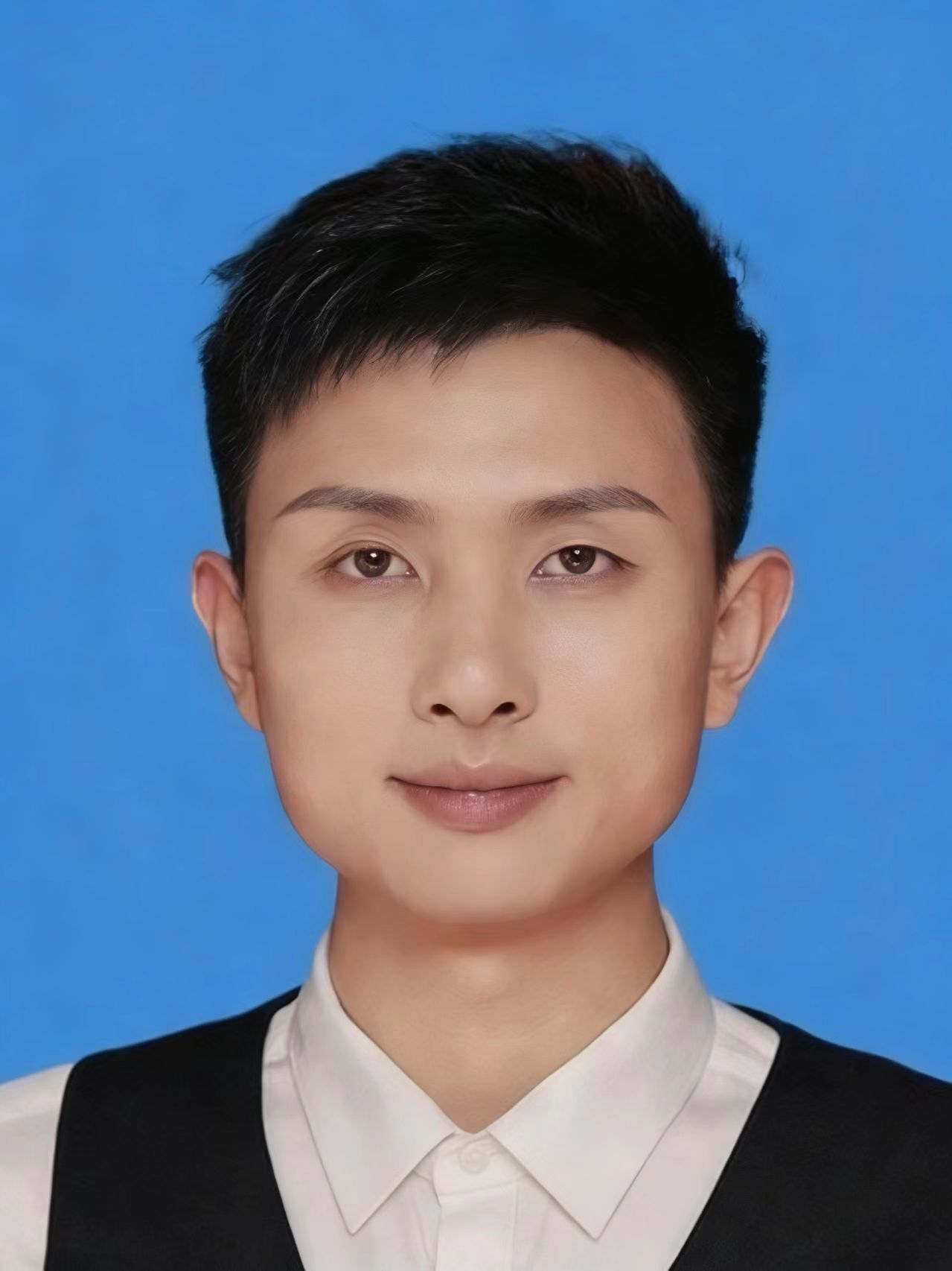孙鑫  体育艺术学院党支部书记
